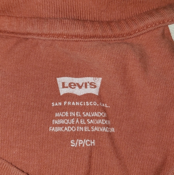 Levi's| Basic Floral Graphic Tee - Picture 2 of 4